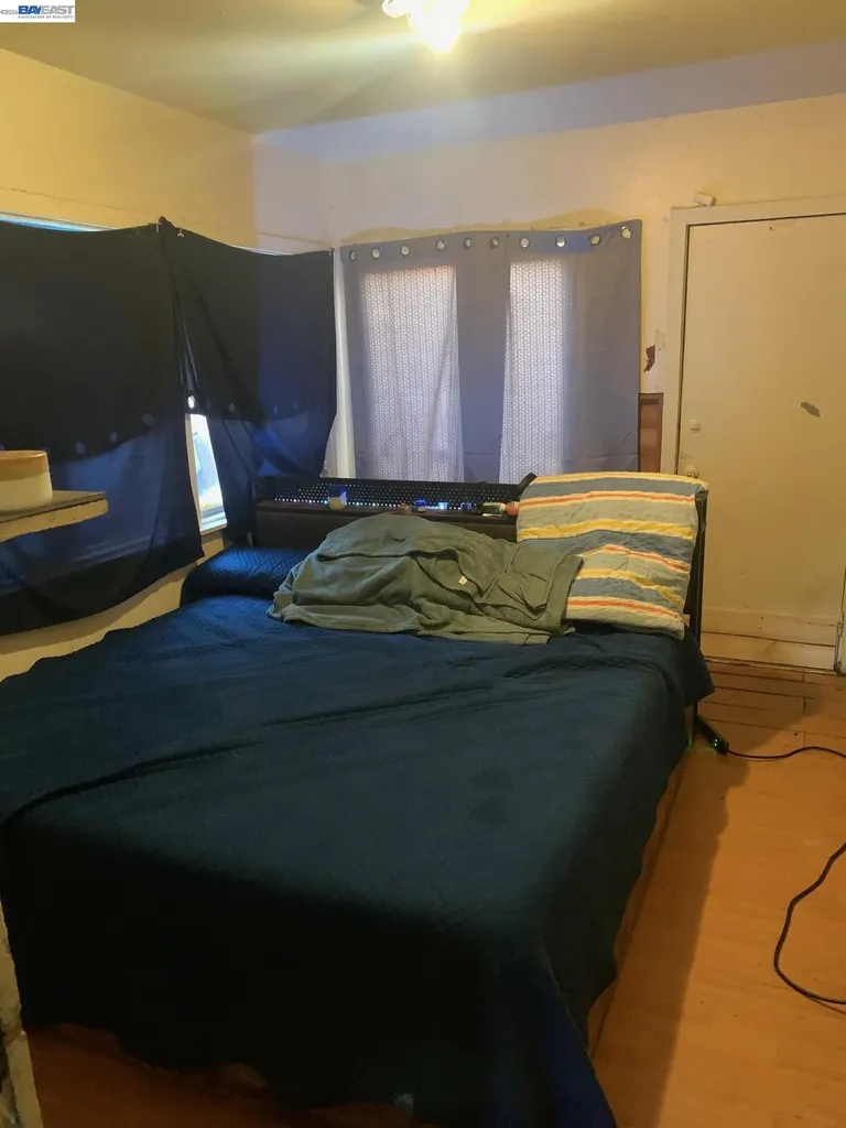 7333 Lockwood Street Oakland CA 94621
