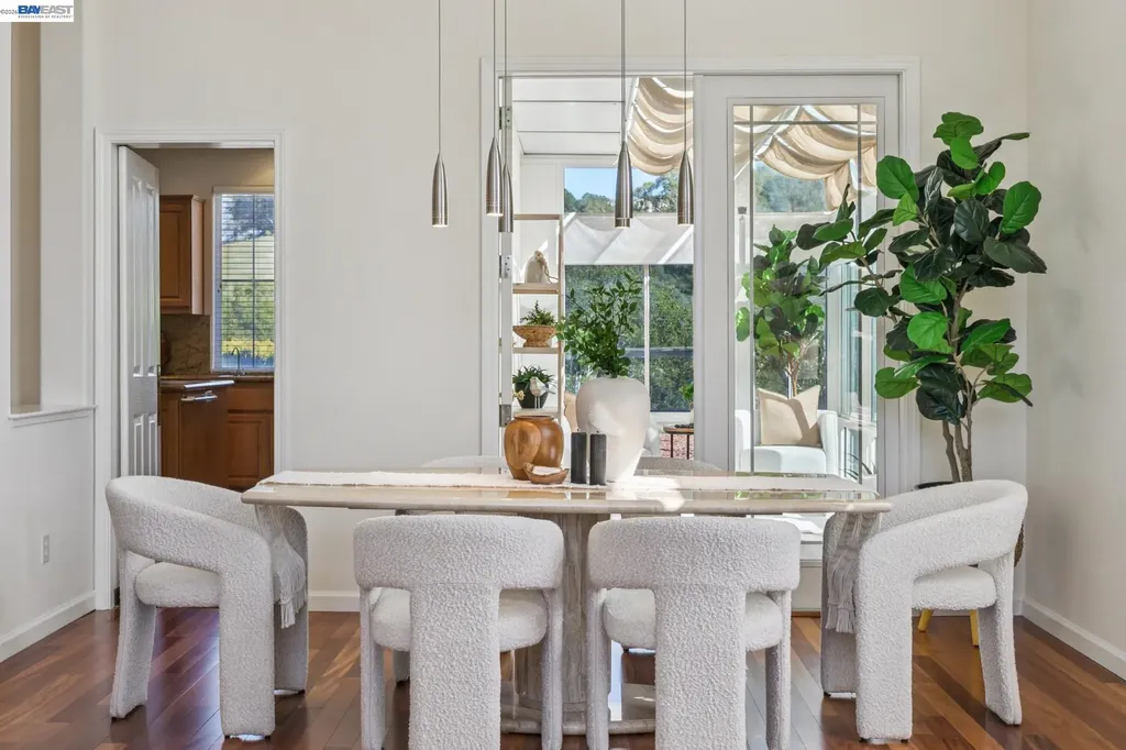 28862 Bay Heights Road Hayward CA 94542