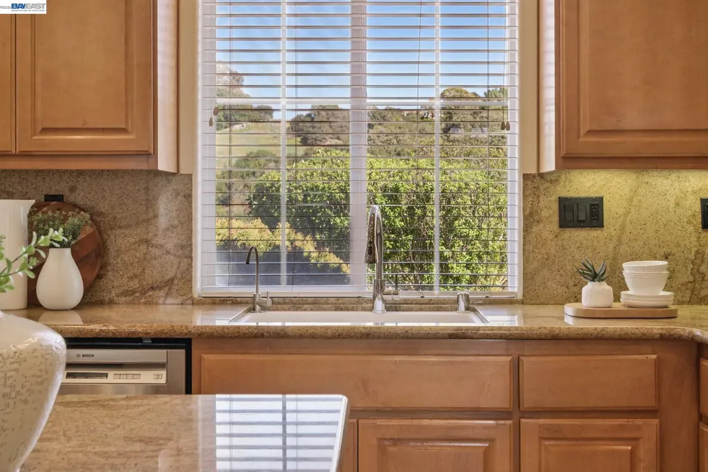 28862 Bay Heights Road Hayward CA 94542