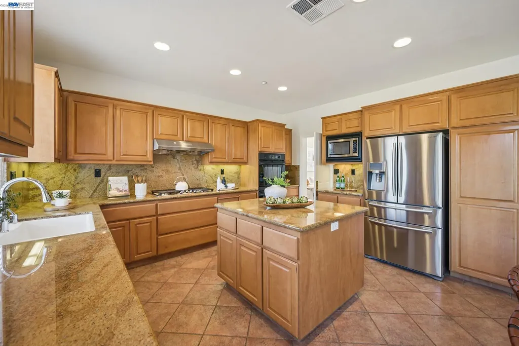 28862 Bay Heights Road Hayward CA 94542