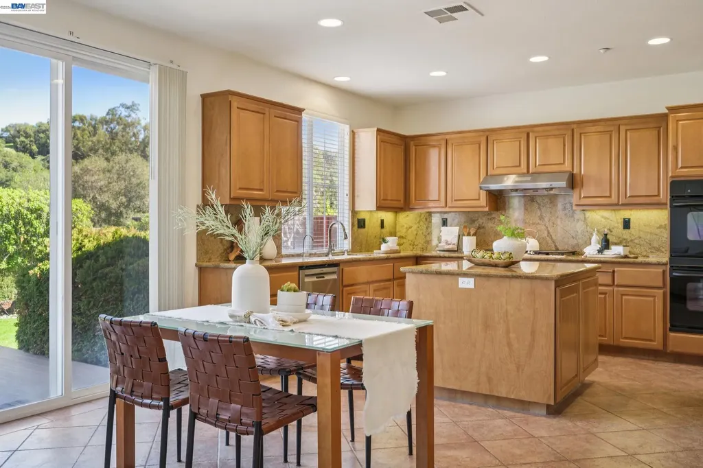 28862 Bay Heights Road Hayward CA 94542