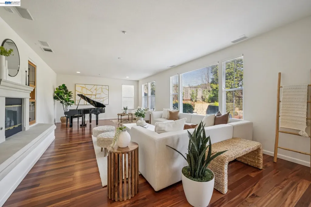 28862 Bay Heights Road Hayward CA 94542