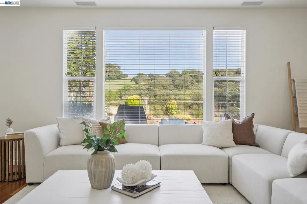 28862 Bay Heights Road Hayward CA 94542