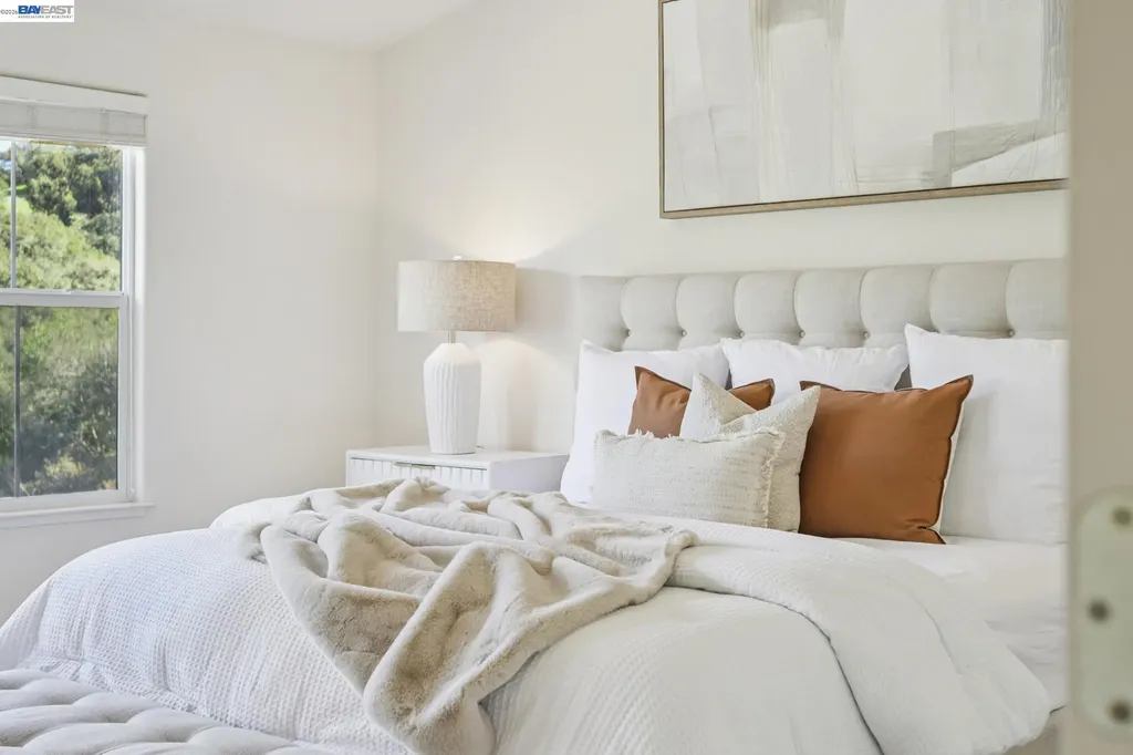 28862 Bay Heights Road Hayward CA 94542