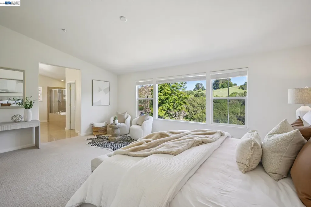 28862 Bay Heights Road Hayward CA 94542