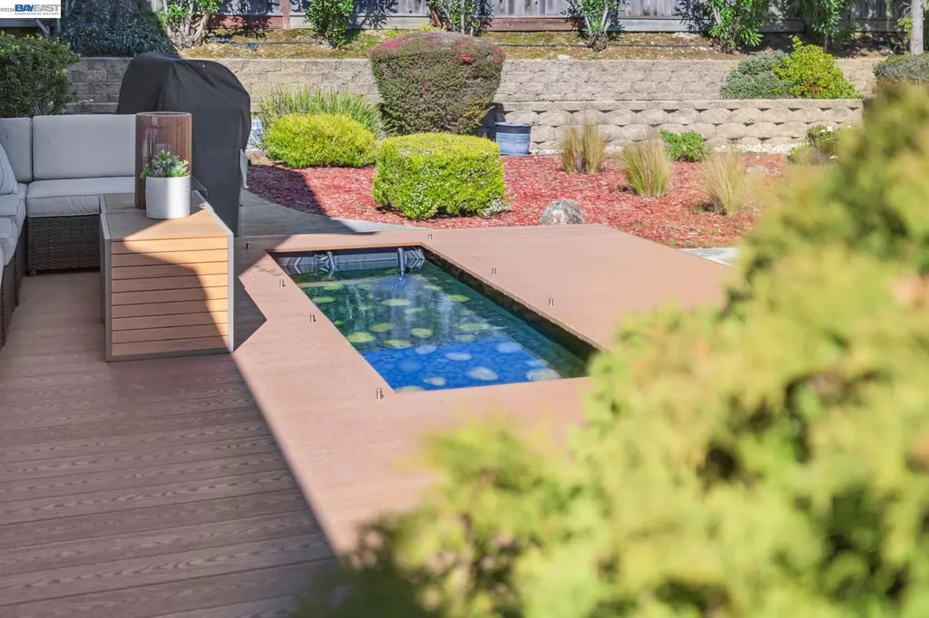 28862 Bay Heights Road Hayward CA 94542