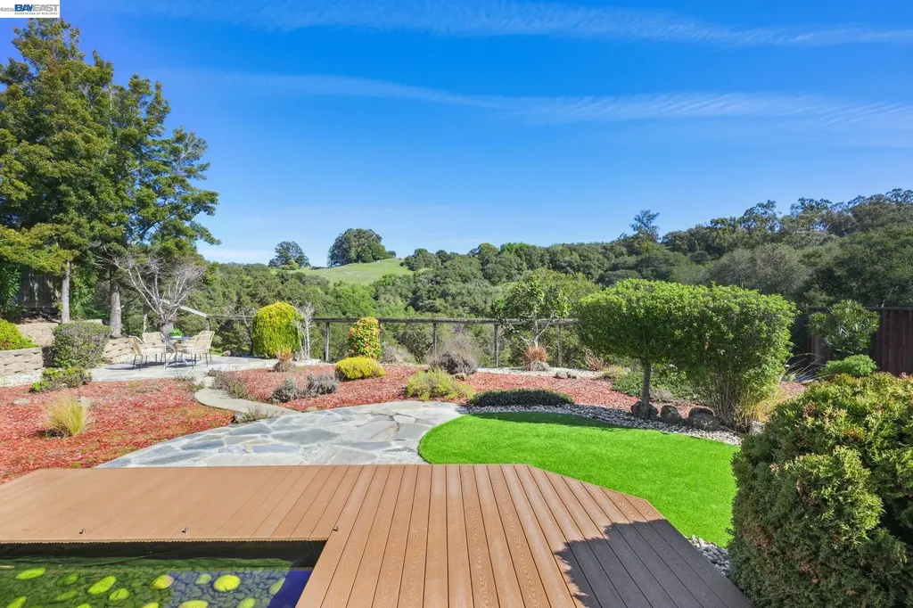 28862 Bay Heights Road Hayward CA 94542