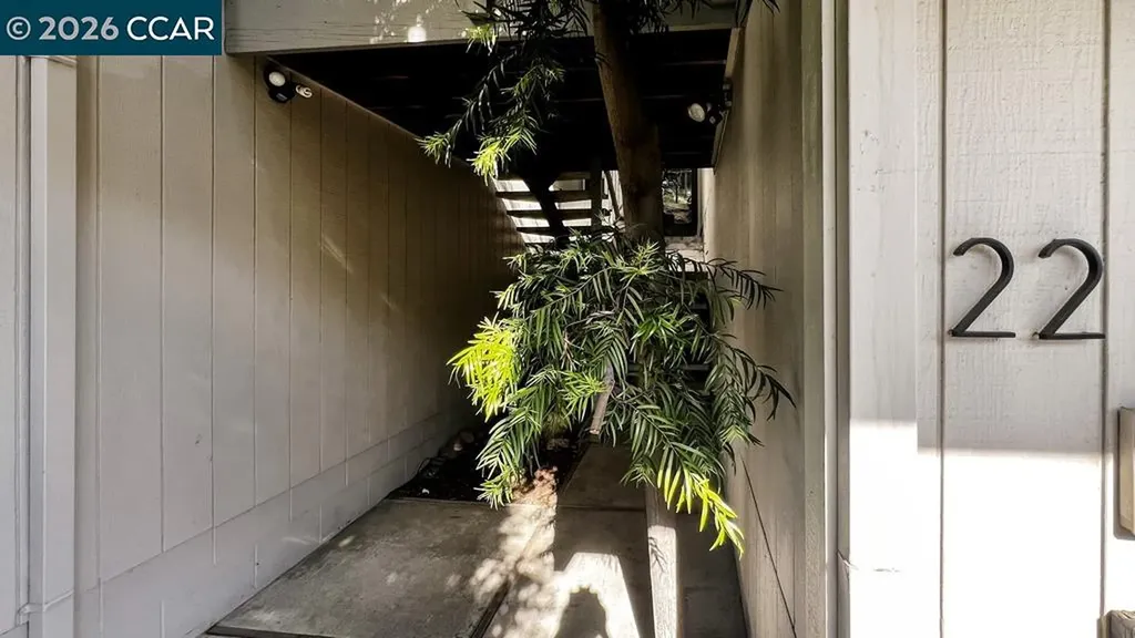22 Holcomb Court Walnut Creek CA 94596