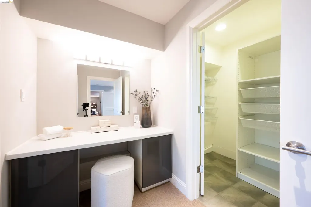 6611 Ascot Drive Oakland CA 94611