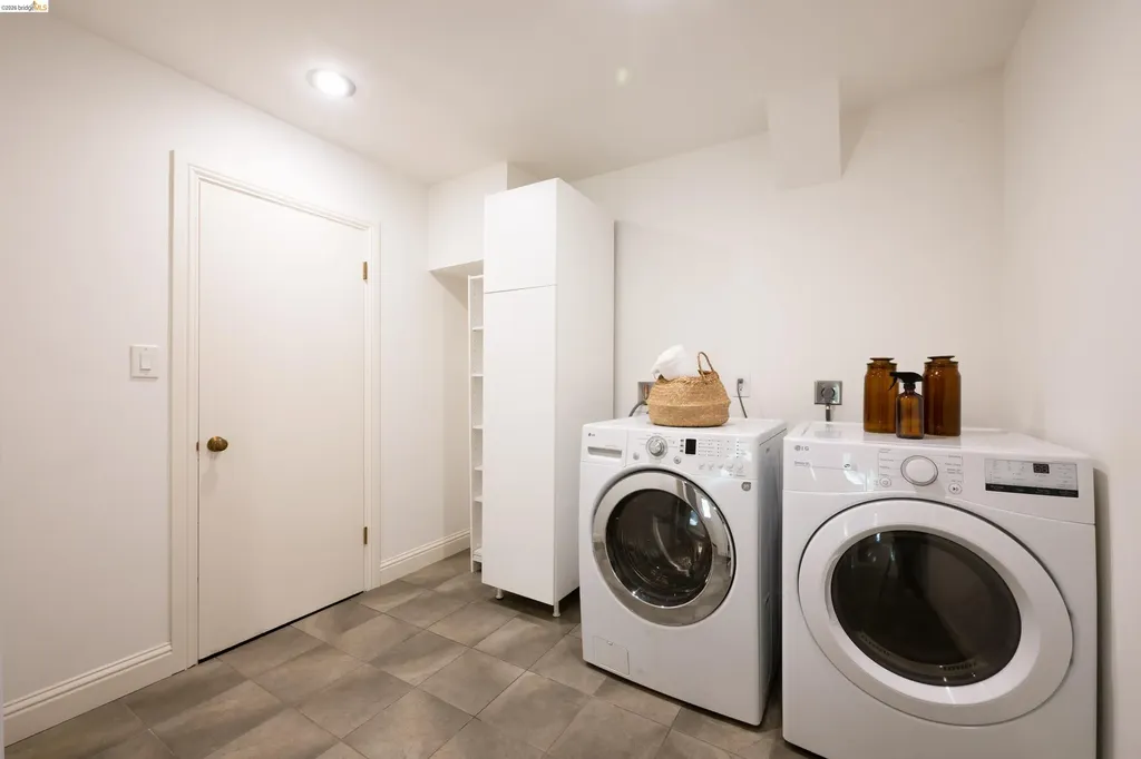 6611 Ascot Drive Oakland CA 94611