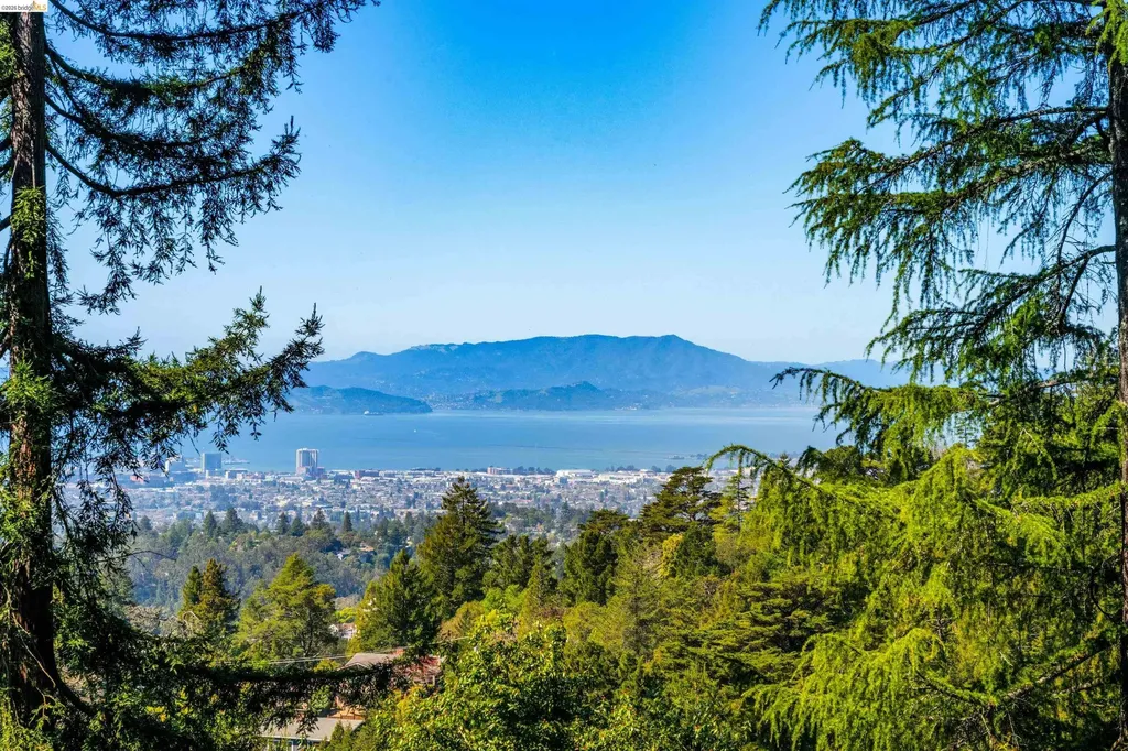 6611 Ascot Drive Oakland CA 94611