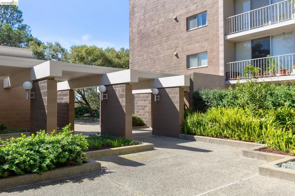 1 Kelton Court Oakland CA 94611