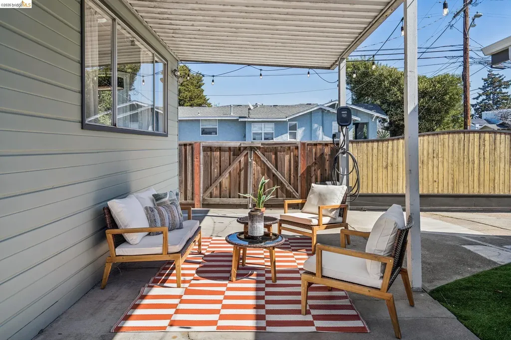 1550 Havenscourt Boulevard Oakland CA 94621