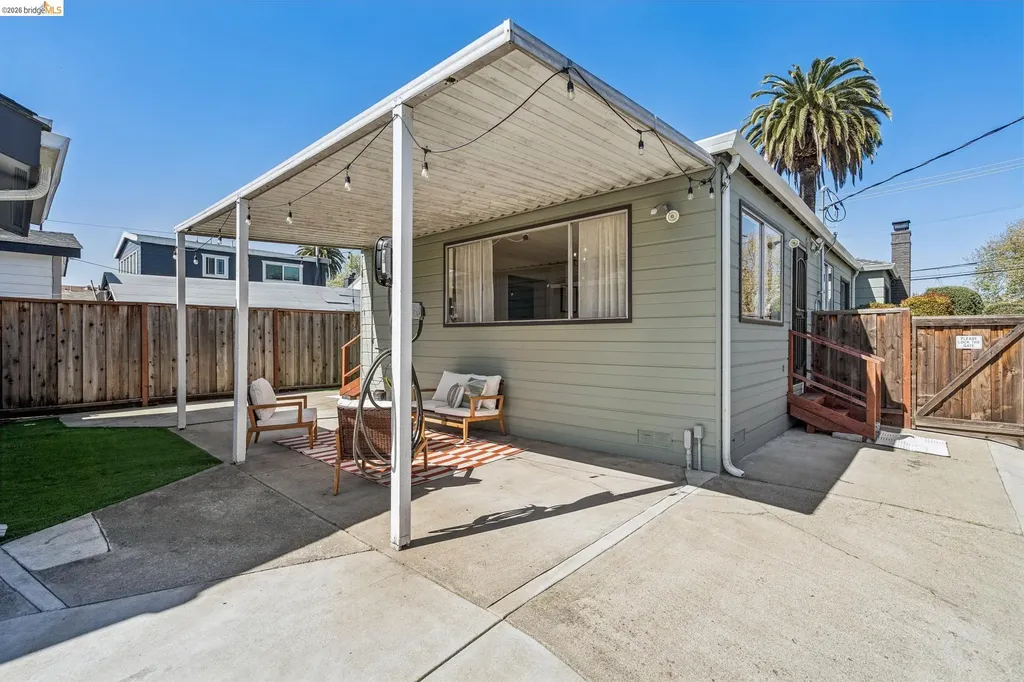 1550 Havenscourt Boulevard Oakland CA 94621