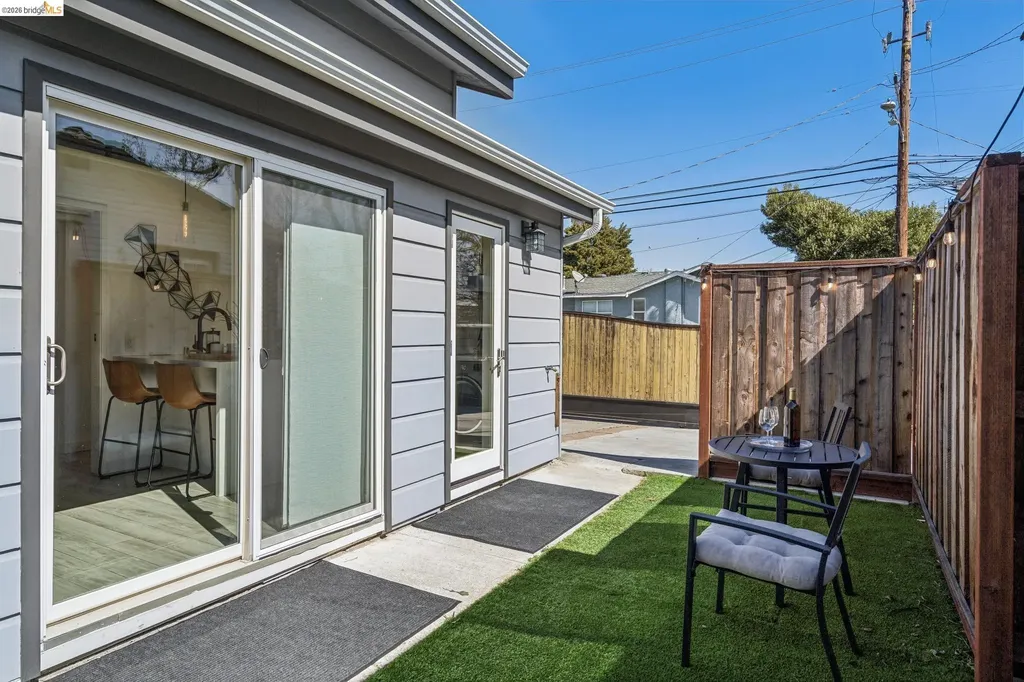 1550 Havenscourt Boulevard Oakland CA 94621