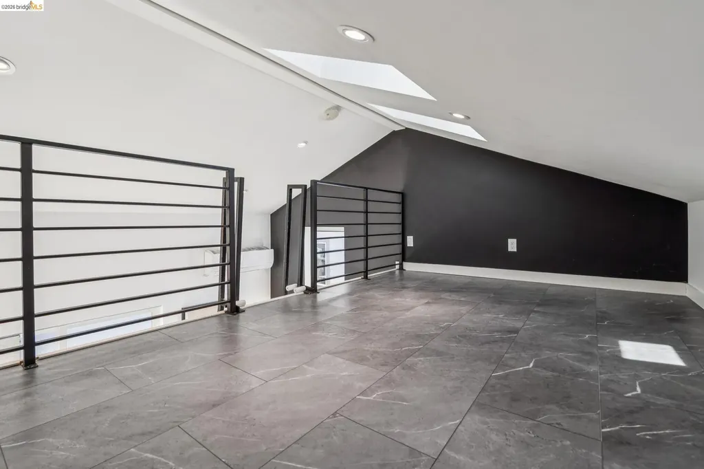 1550 Havenscourt Boulevard Oakland CA 94621