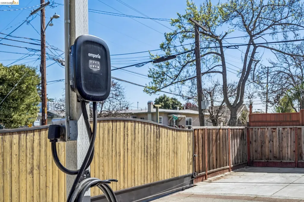 1550 Havenscourt Boulevard Oakland CA 94621
