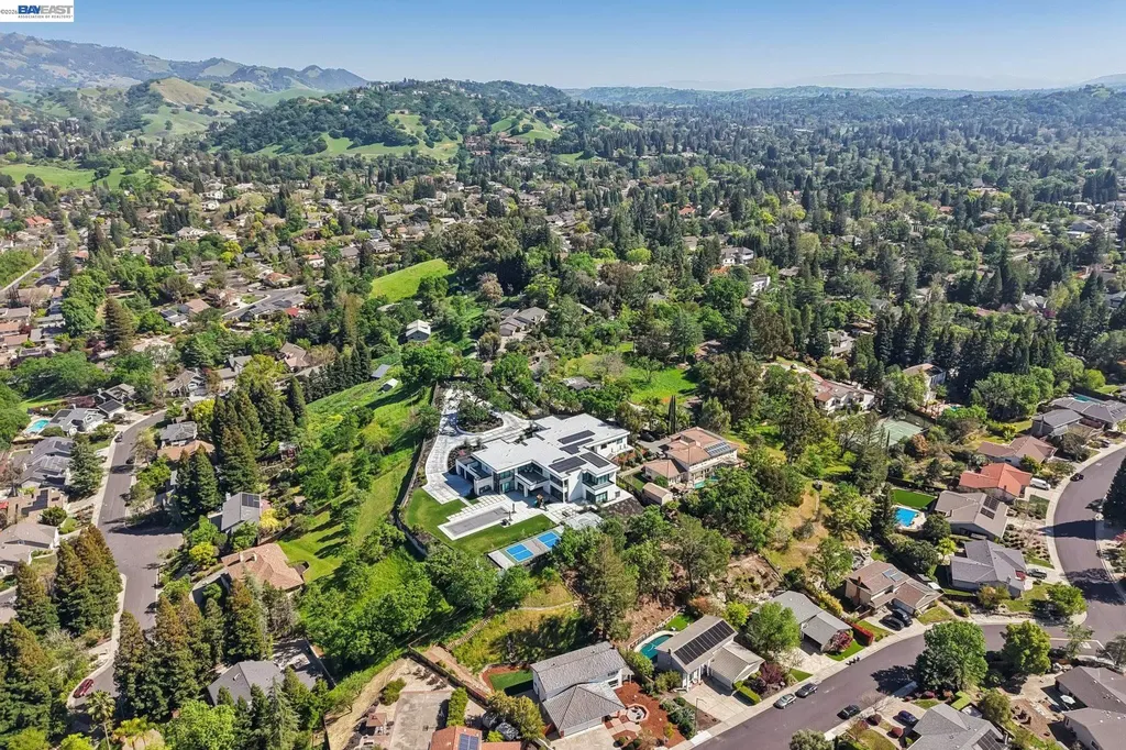 44 Lariat Court Walnut Creek CA 94596