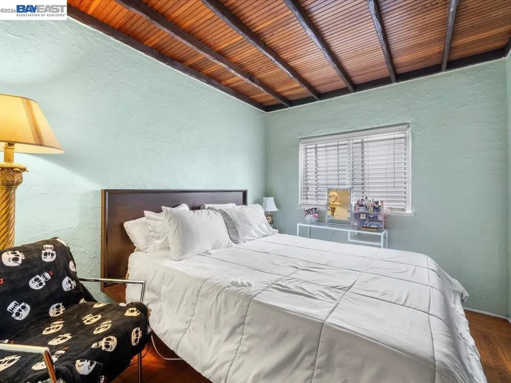 2550 Pleasant Street Oakland CA 94602