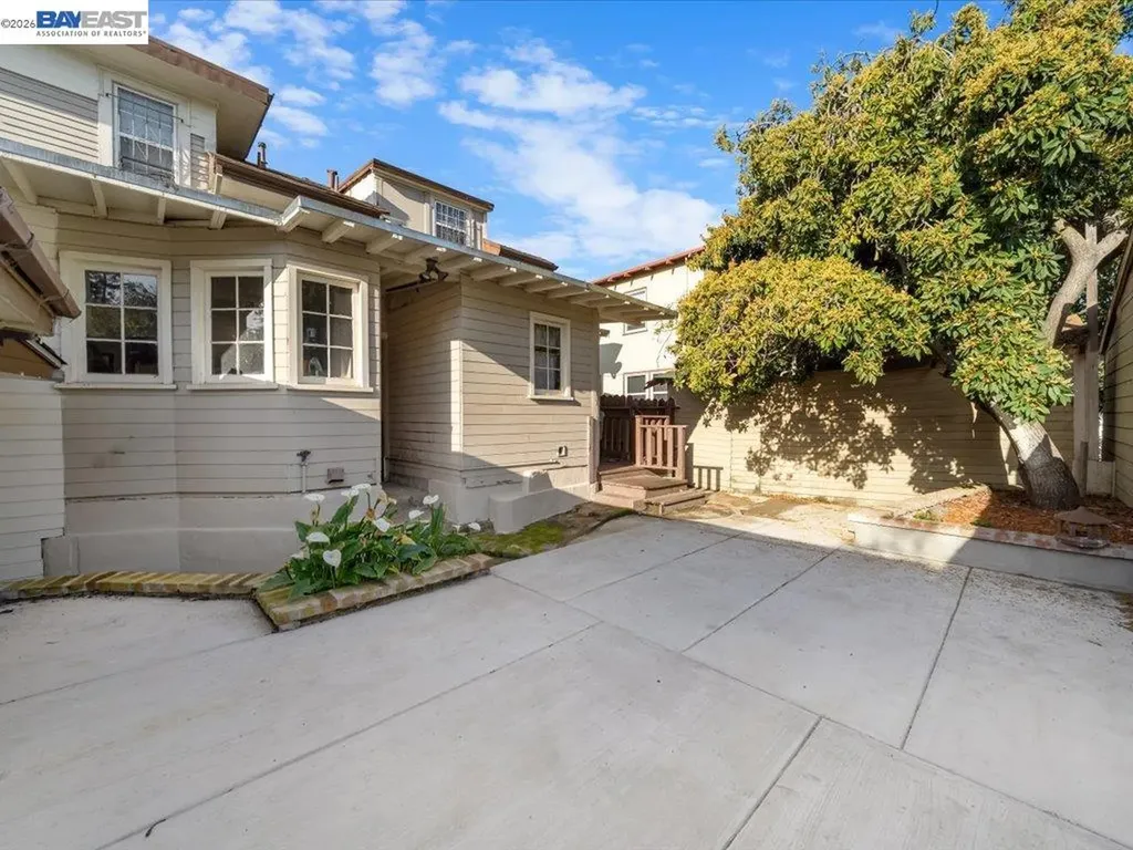 2550 Pleasant Street Oakland CA 94602