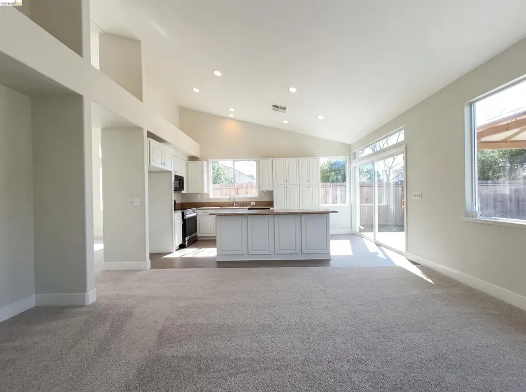 300 Perkins Court Suisun City CA 94585