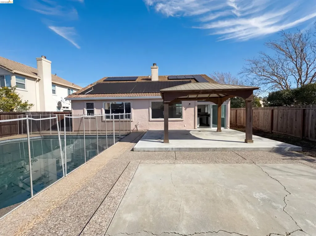 300 Perkins Court Suisun City CA 94585