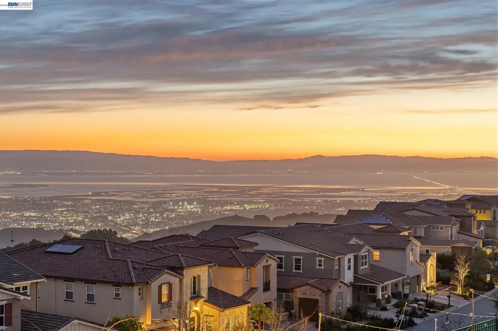 31 Stirling Way Hayward CA 94542