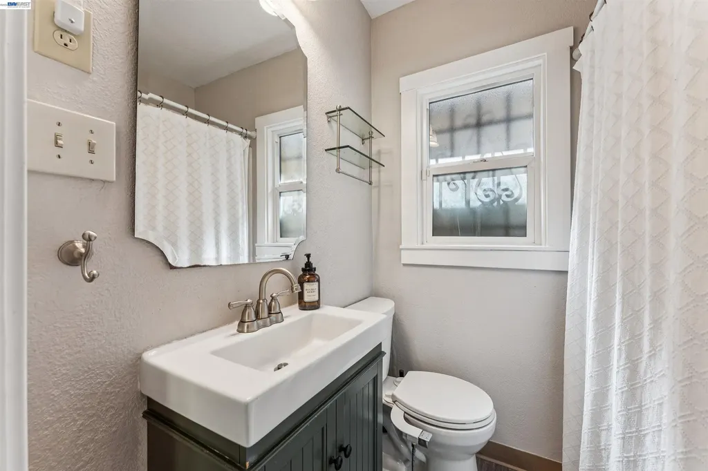 1262 94th Avenue Oakland CA 94603