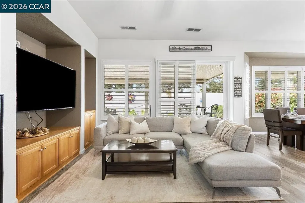 377 Street Claire Terrace Brentwood CA 94513