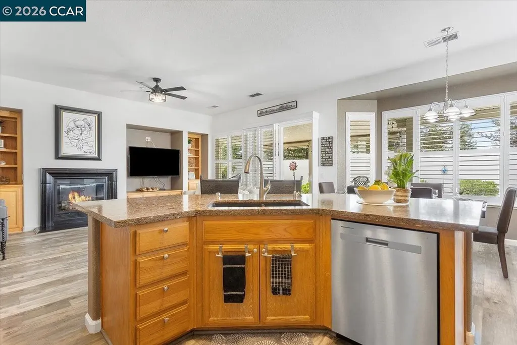 377 Street Claire Terrace Brentwood CA 94513