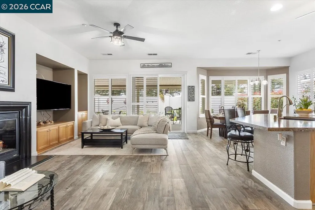 377 Street Claire Terrace Brentwood CA 94513