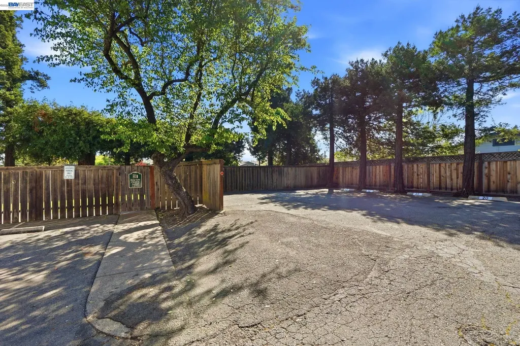 1945 Trinity Avenue Walnut Creek CA 94596