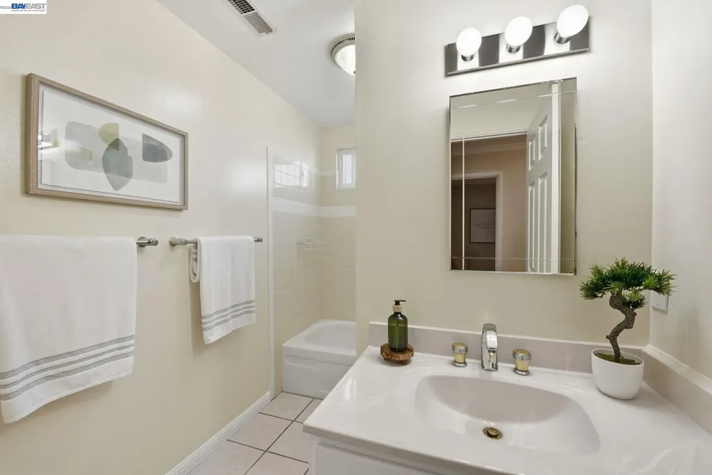 32301 Ruth Court Union City CA 94587