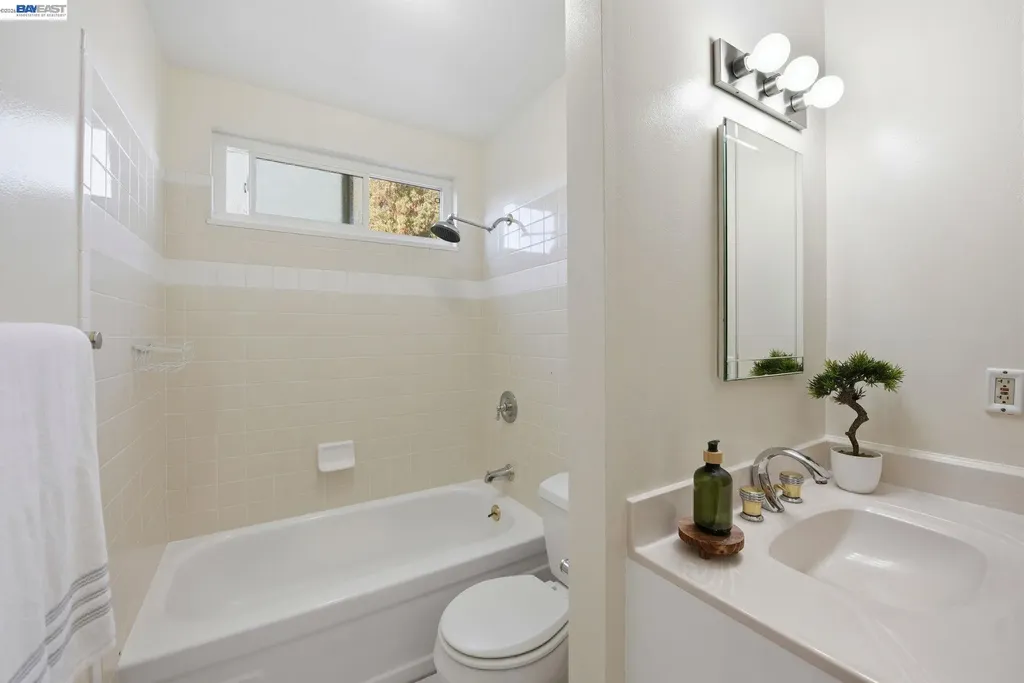 32301 Ruth Court Union City CA 94587