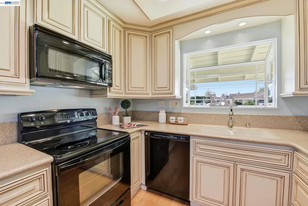 32301 Ruth Court Union City CA 94587