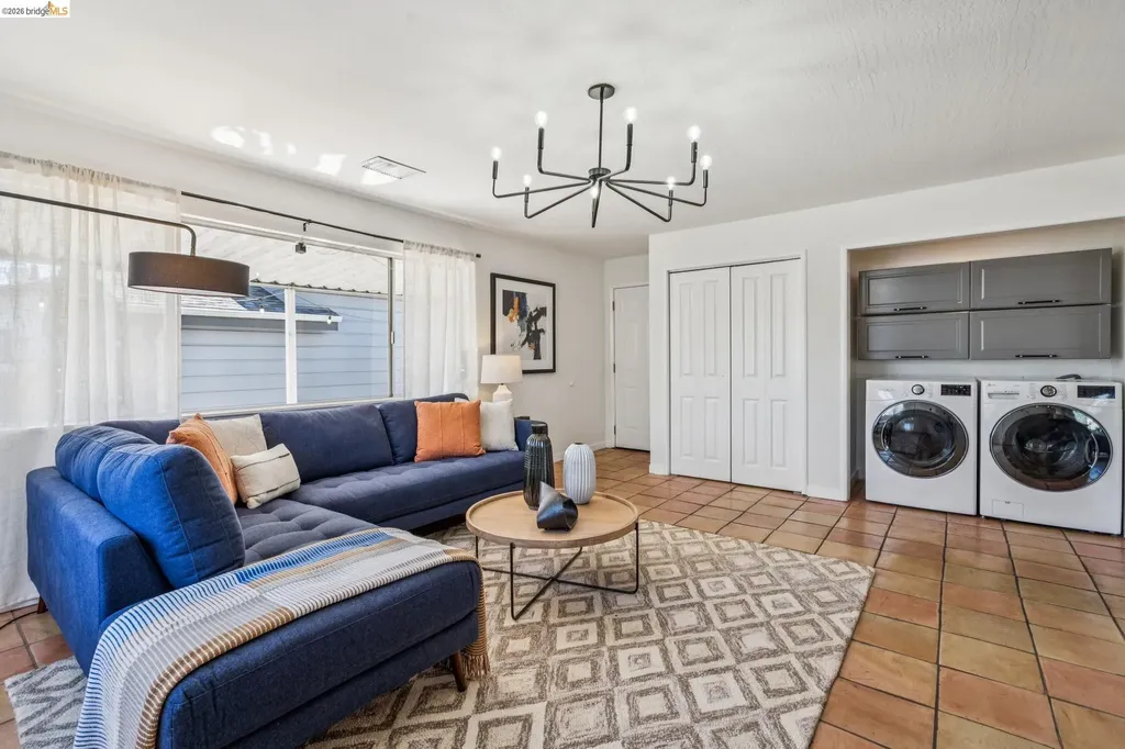 1550 Havenscourt Boulevard Oakland CA 94621