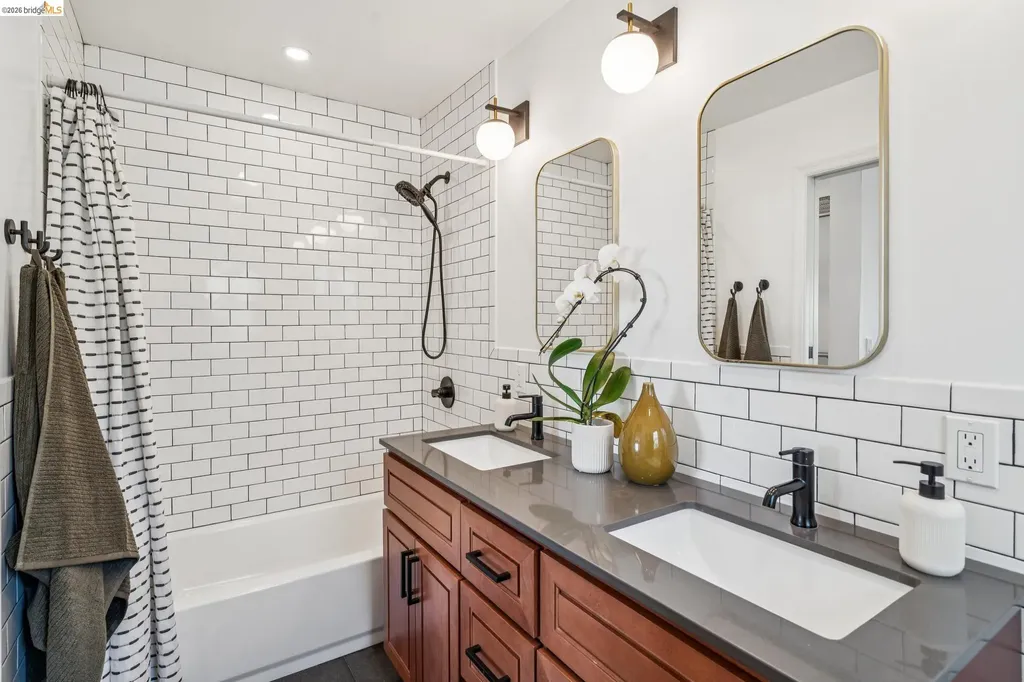 1550 Havenscourt Boulevard Oakland CA 94621