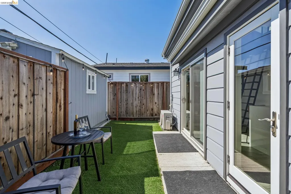 1550 Havenscourt Boulevard Oakland CA 94621