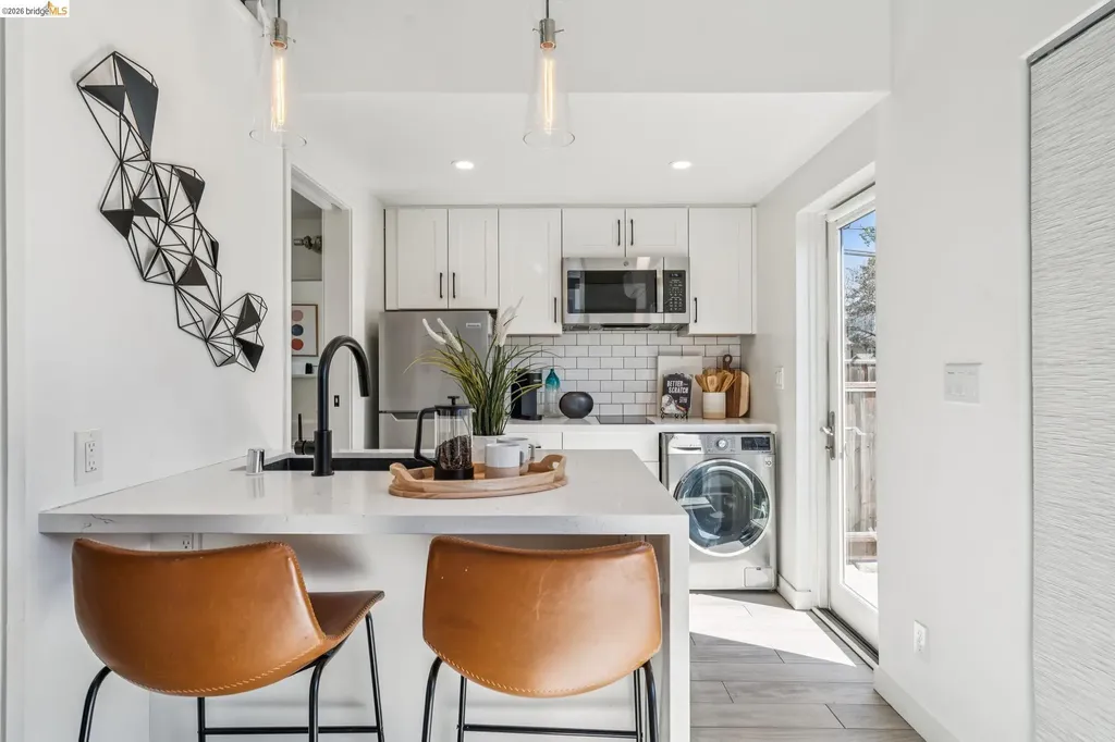 1550 Havenscourt Boulevard Oakland CA 94621