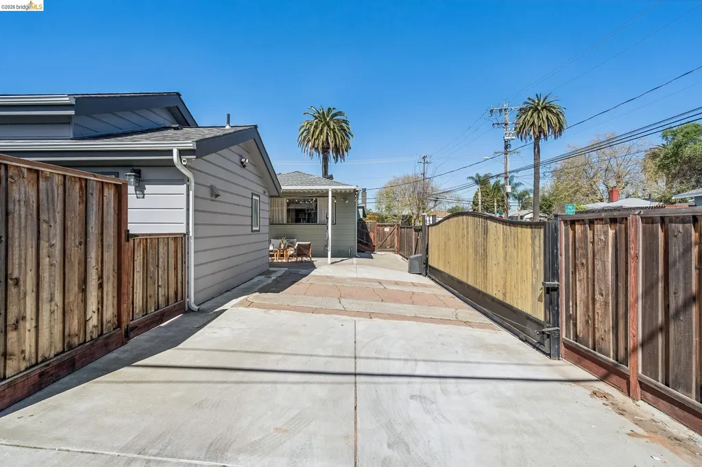 1550 Havenscourt Boulevard Oakland CA 94621