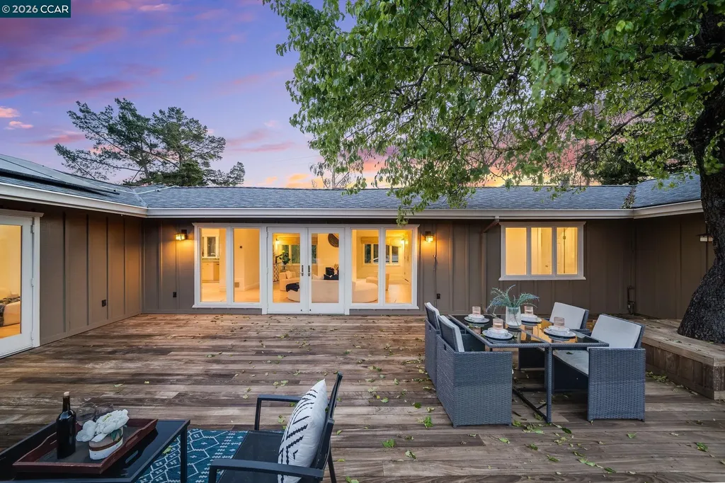 102 Hillcrest Drive Orinda CA 94563
