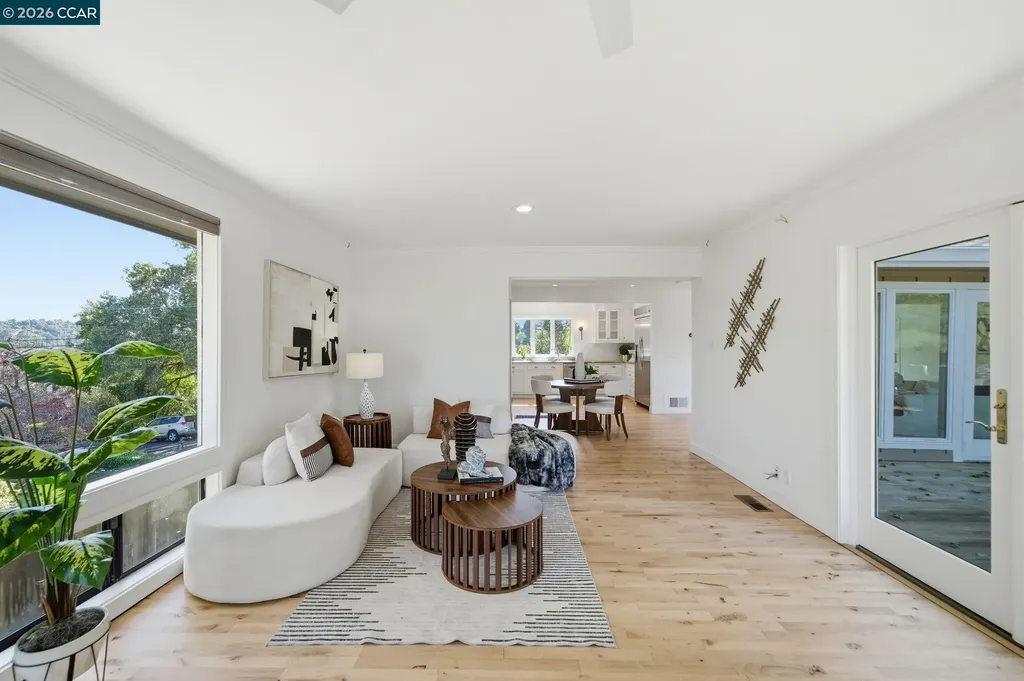 102 Hillcrest Drive Orinda CA 94563