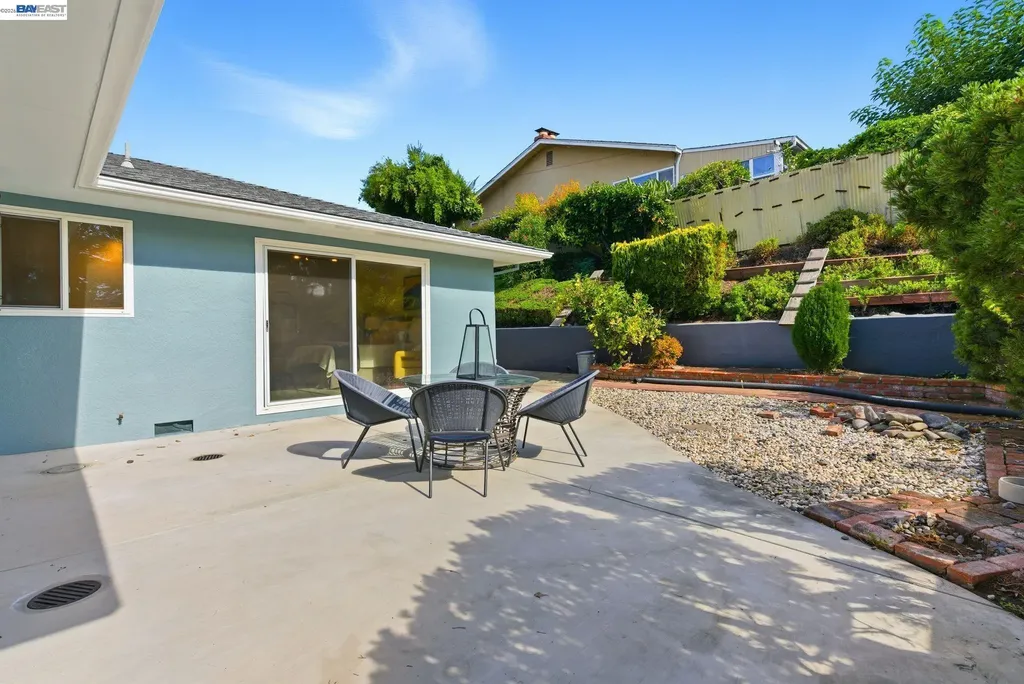 2724 Benedict Drive San Leandro CA 94577