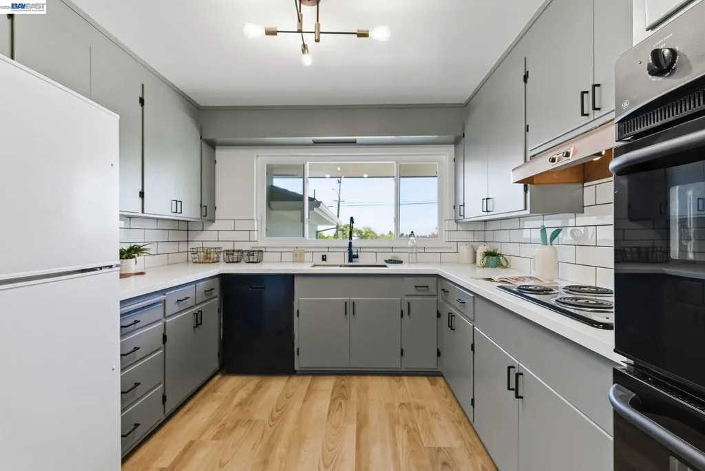 2724 Benedict Drive San Leandro CA 94577