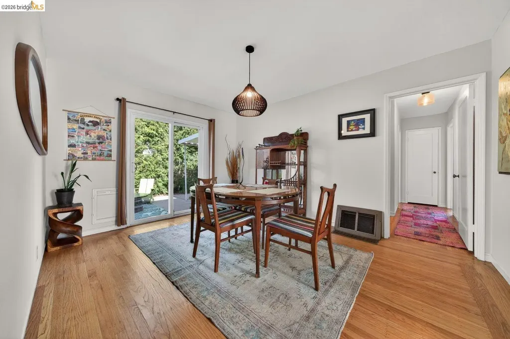 3734 Mcclelland Street Oakland CA 94619