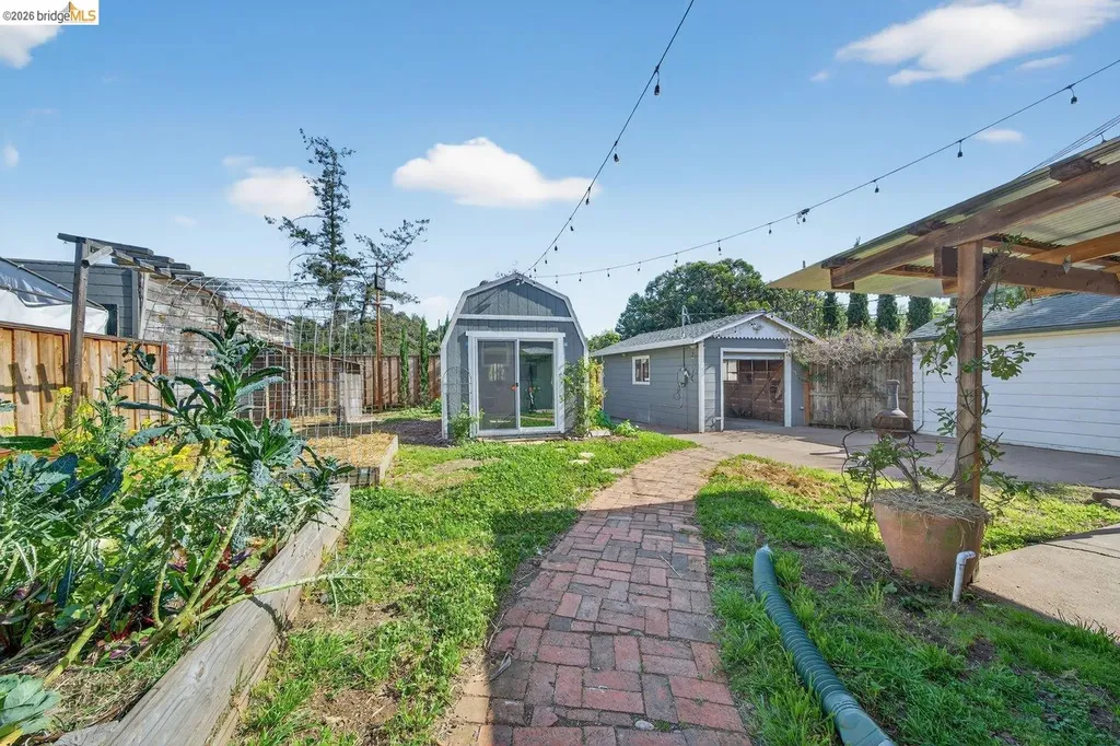 3734 Mcclelland Street Oakland CA 94619