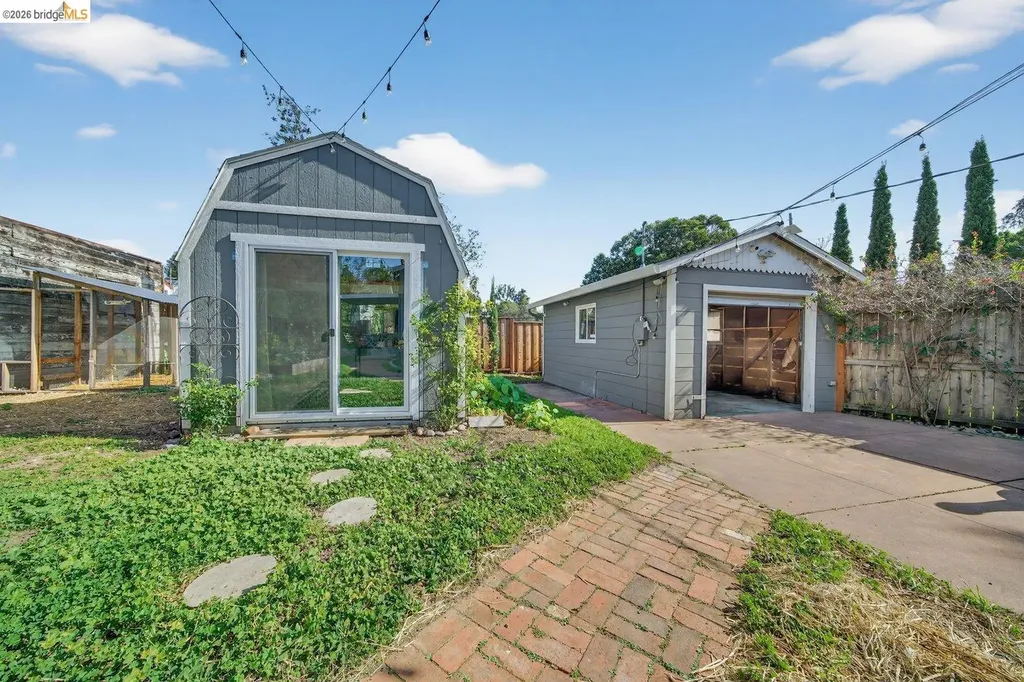 3734 Mcclelland Street Oakland CA 94619