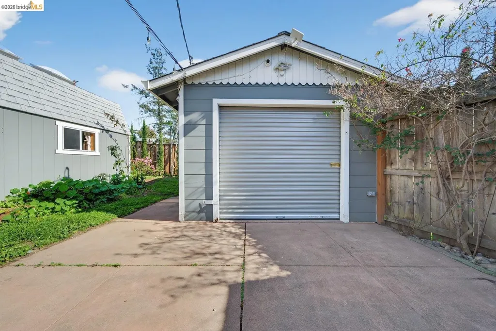 3734 Mcclelland Street Oakland CA 94619