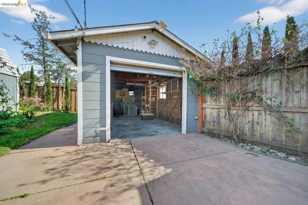 3734 Mcclelland Street Oakland CA 94619