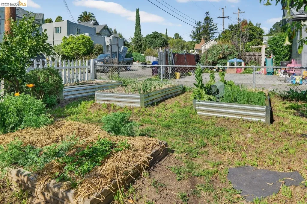 3734 Mcclelland Street Oakland CA 94619